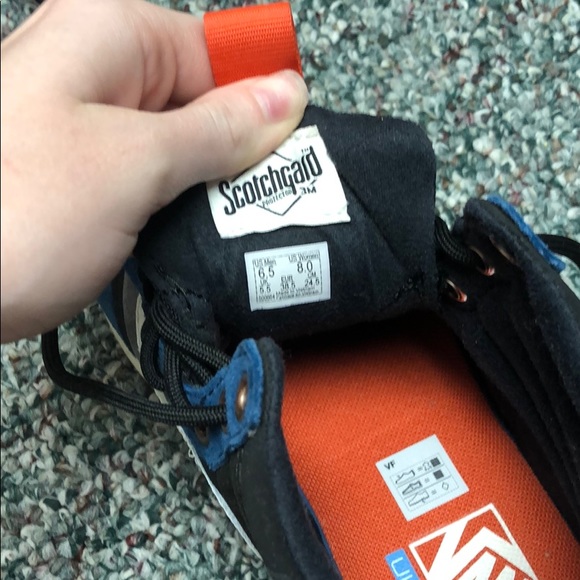 vans - Picture 2 of 4